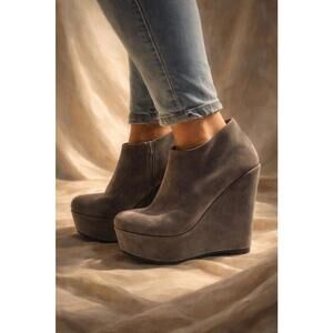 Deena & Ozzy Suede Platform Wedge Booties – Gray, Size 6